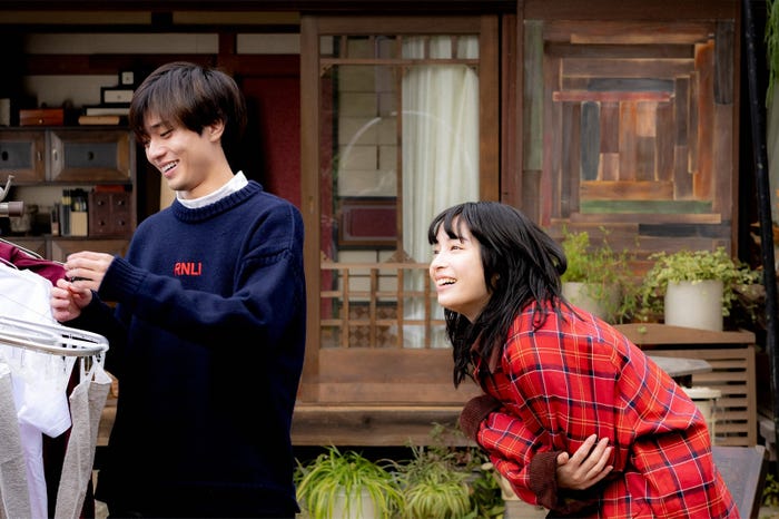 永瀬廉、広瀬すず/「夕暮れに、手をつなぐ」第5話より(C)TBS