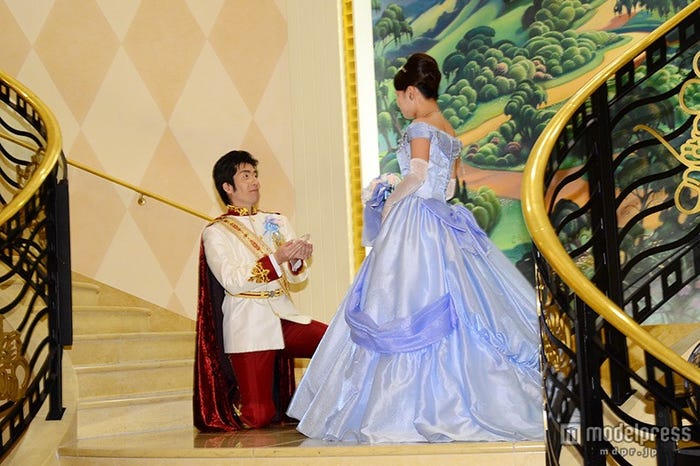 ガラスの靴でサプライズプロポーズ