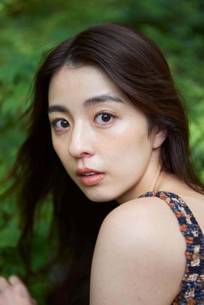 柳ゆり菜写真集「女っぷり」より/撮影:戎康友(画像提供:扶桑社)