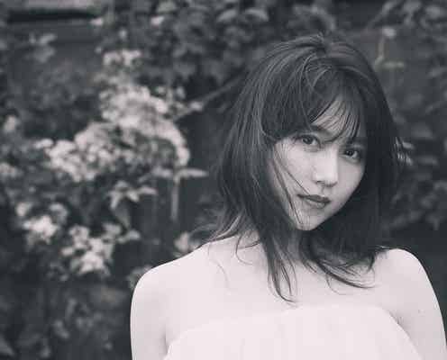 有村架純、ミニ丈ドレスで美脚披露・大人な表情も 2年ぶりカレンダーを発表