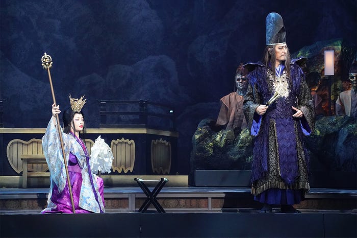 舞台「偽義経冥界歌」(C)2019『偽義経冥界歌』/ヴィレッヂ・劇団☆新感線、撮影:田中亜紀