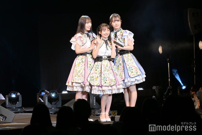 (左から)迫姫華、立仙百佳、吉田彩良/STU48(C)モデルプレス