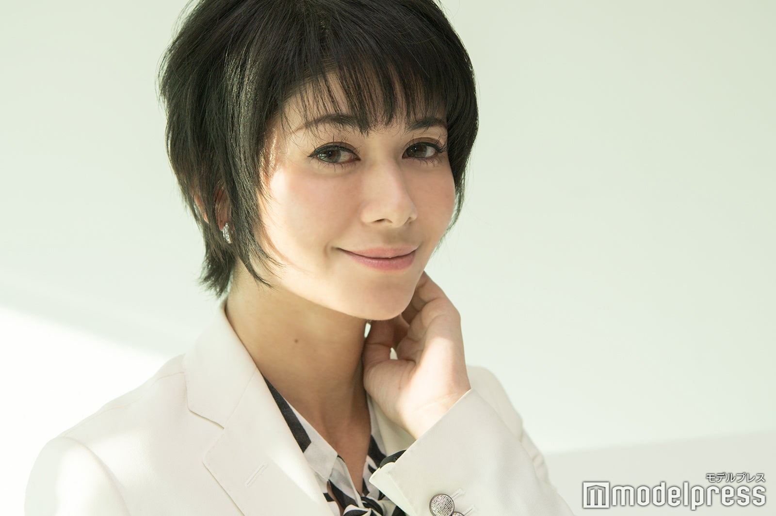 真木よう子 すべてを持ち込まない 女優業でのポリシー語る よつば銀行 丸山隆平らとの現場裏は モデルプレスインタビュー モデルプレス