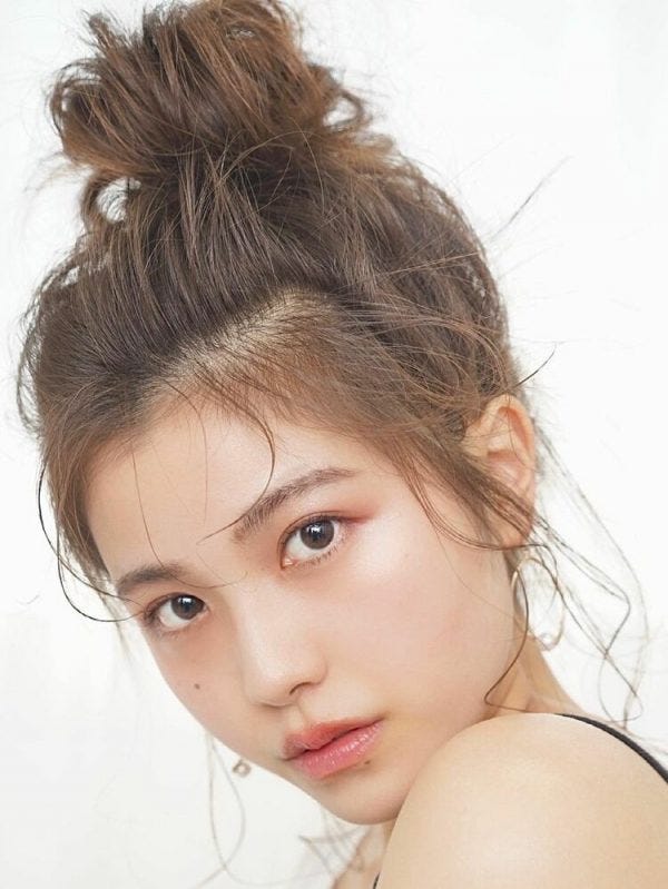 韓国風ロングヘアアレンジ集 ルーズ感を出した髪型で簡単に叶えるこなれ大人スタイル モデルプレス 韓国風ロングヘアアレンジ集 ルーズ感を出した髪型で簡単に叶えるこなれ大人スタイル モデルプレス