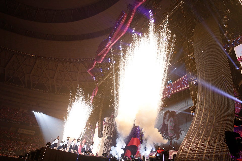 ライブの様子（画像提供：ソニー・ミュージックレーベルズ）