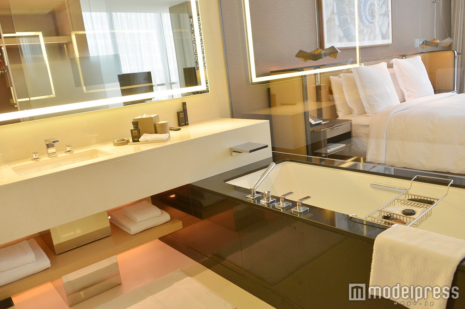 「Four Seasons Hotel Dubai International Financial Centre」客室（C）モデルプレス