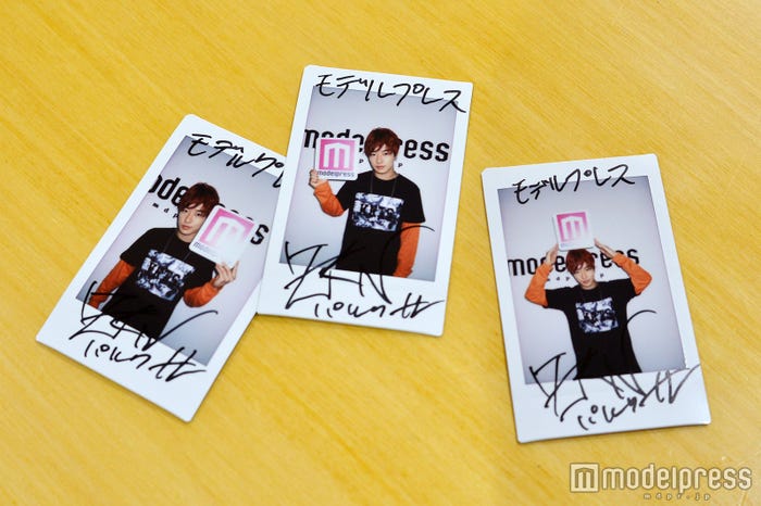 チェキ(C)モデルプレス