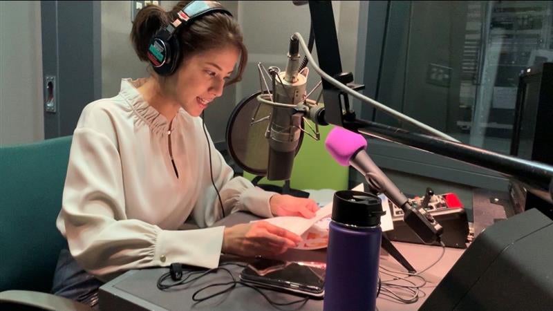 朗読に挑戦した永島優美アナウンサー（C)フジテレビ