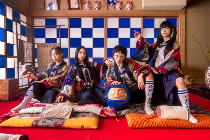 新しい学校のリーダーズ(提供写真)