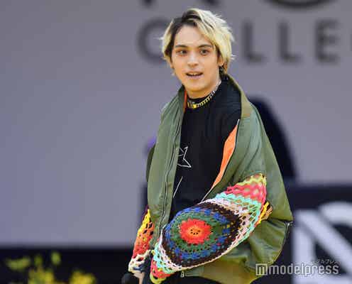 Novel Core、ノンストップ歌唱で会場一つに 人生初ランウェイも披露<神コレ2023S/S>