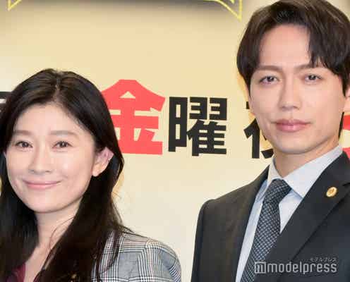 篠原涼子、山崎育三郎との初共演に「新鮮な気持ち」至近距離での撮影で照れ笑い<ハイエナ>