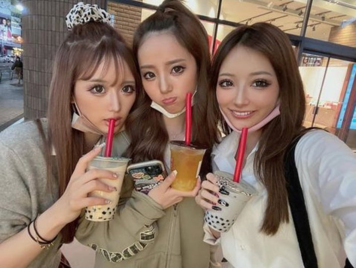 中町綾「小悪魔ageha」伊藤桃々＆ぴょなと“平成ギャル”なりきり「最強3姉妹」の声