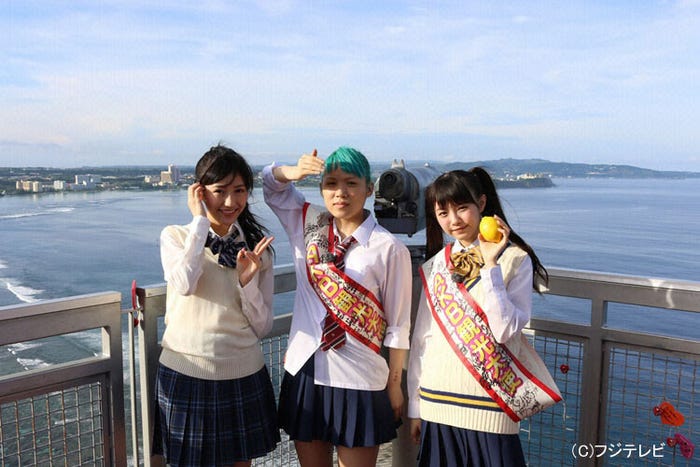 (左から)渡辺麻友、木下百花、市川美織