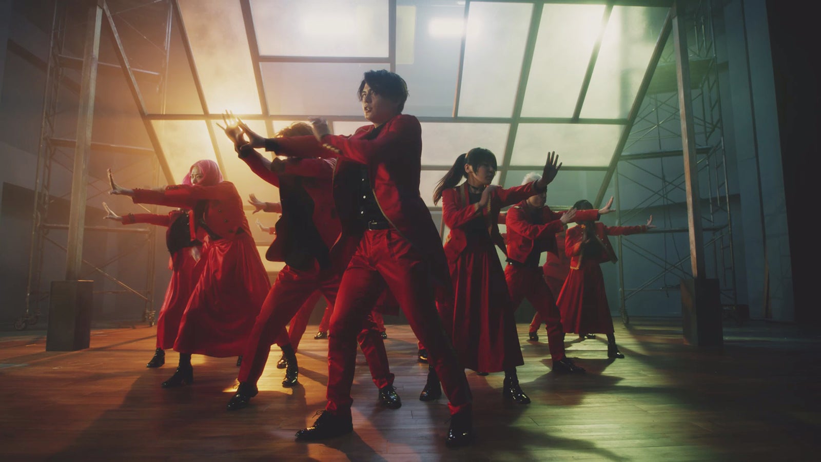 吉本坂46RED「君の唇を離さない」MVより（提供写真）