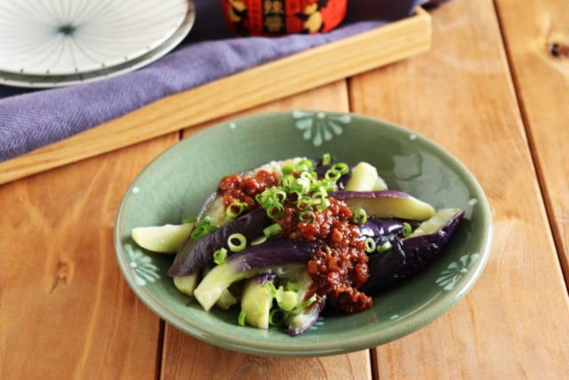 カルディ食べる麻辣醤で作る蒸しなすの麻辣醤がけ