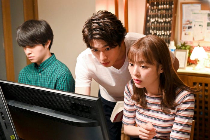 「向かいの“バズれない”家族~SNSを奪還せよ~」より(C)読売テレビ