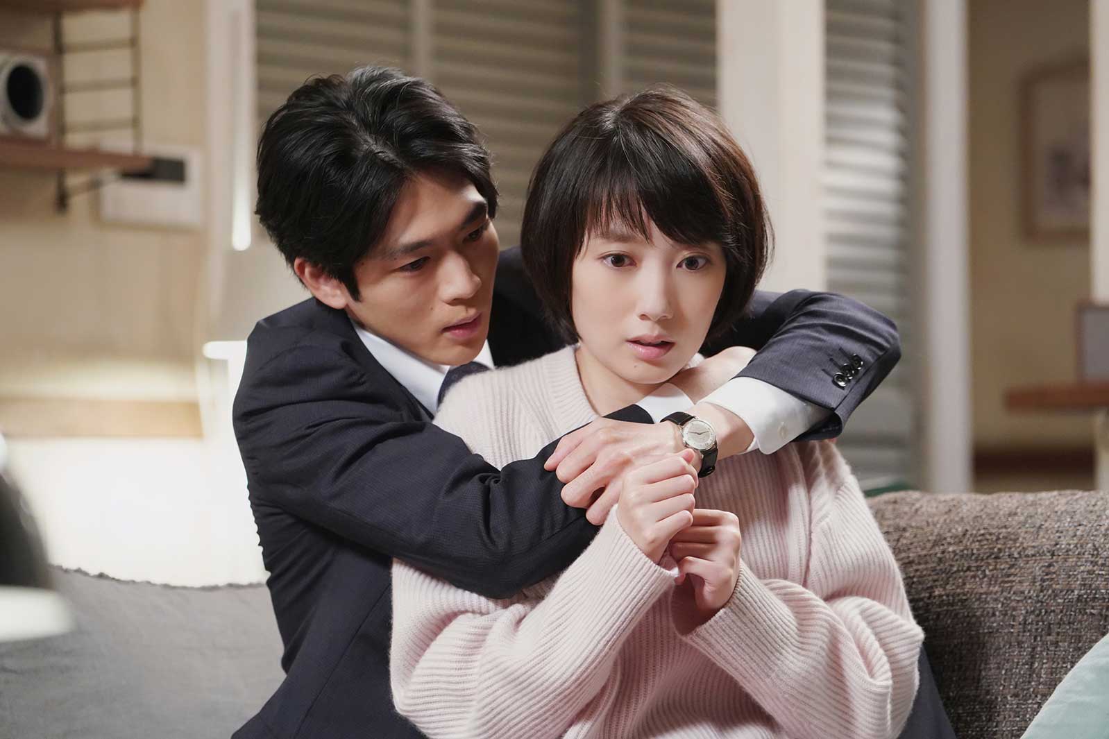 松下洸平、波瑠「#リモラブ ～普通の恋は邪道～」より（C）日本テレビ