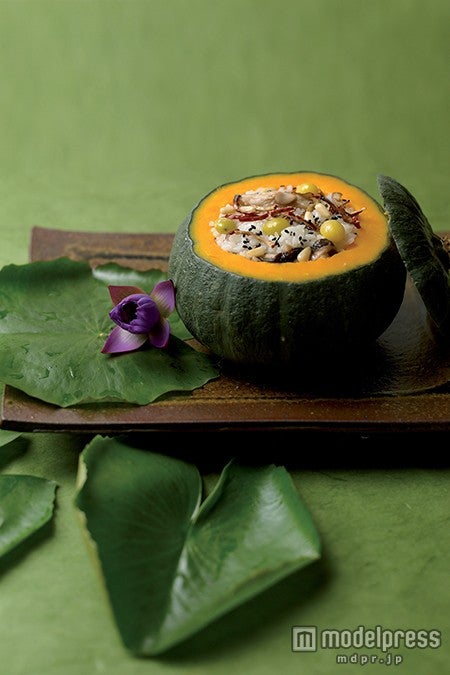 カボチャが器代わりの栄養ご飯／画像提供：韓国観光公社