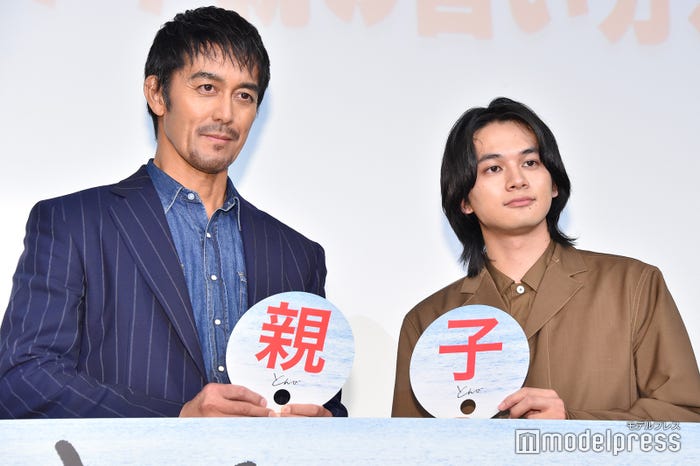 阿部寛、北村匠海(C)モデルプレス