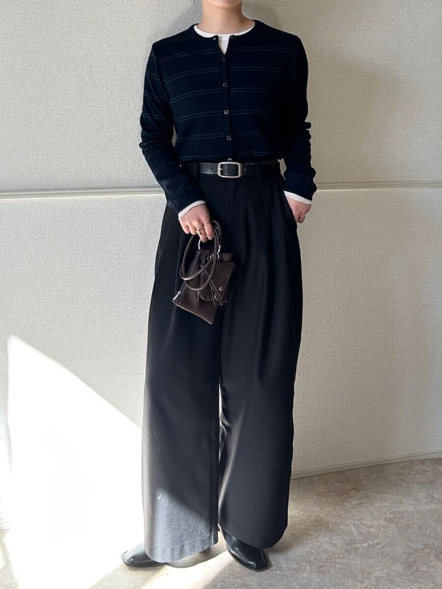 ユニクロ メリノリブクルーネックショートカーディガン ユニクロ メリノリブクルーネックショートカーディガン ワイドパンツOKコーデ