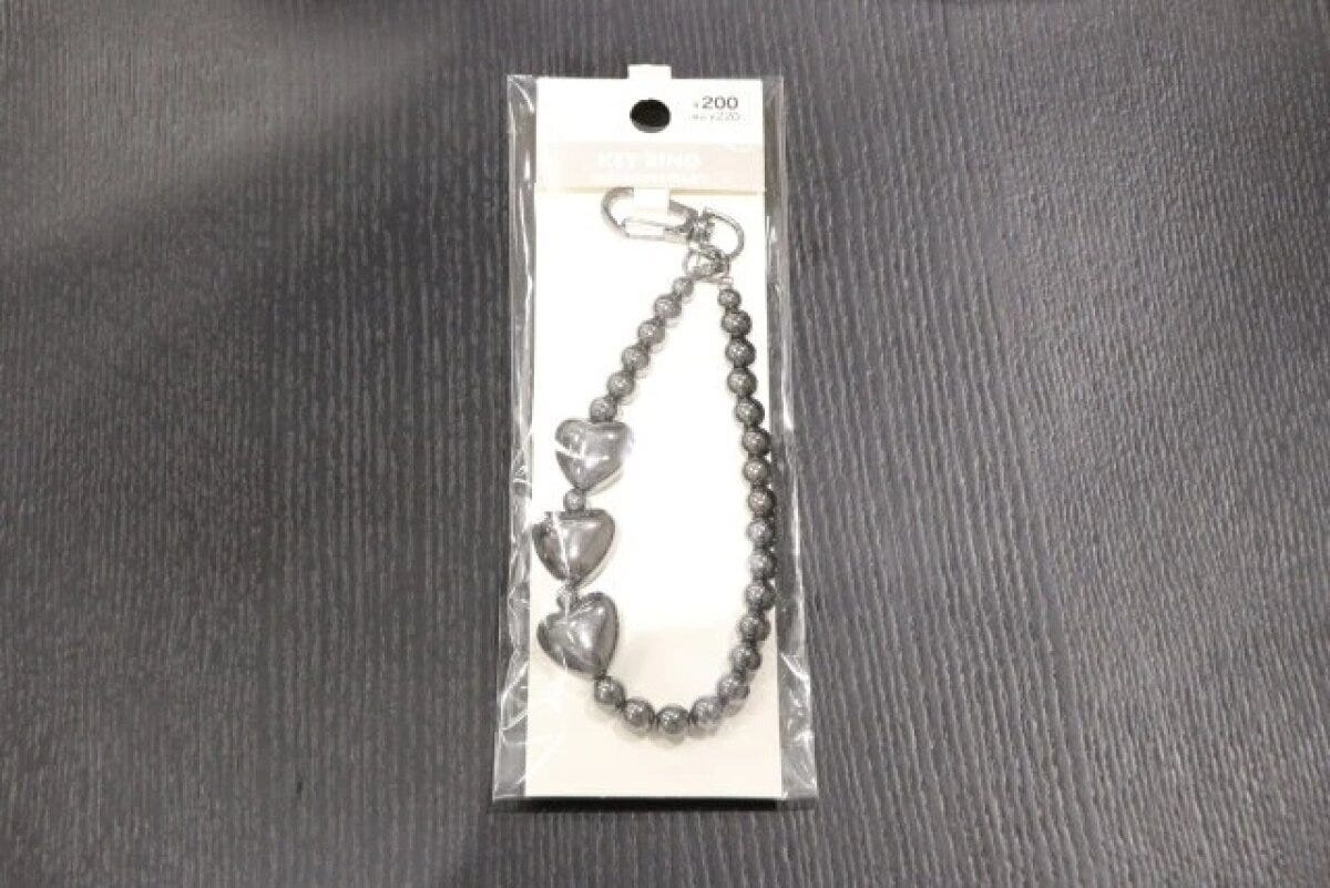 ダイソーメタリックハートビーズキーホルダーのパッケージ ダイソーメタリックハートビーズキーホルダーのパッケージ