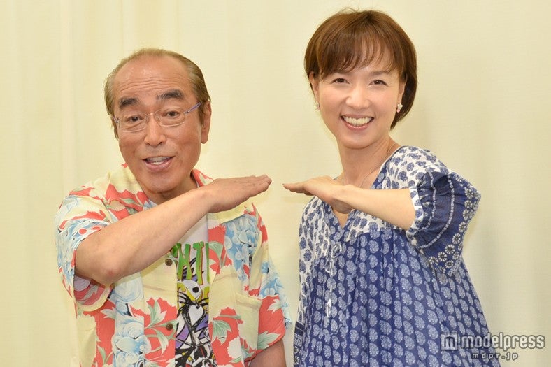 「志村けん×いしのようこ合同取材会」に登場した、志村けん（左）といしのようこ（右）