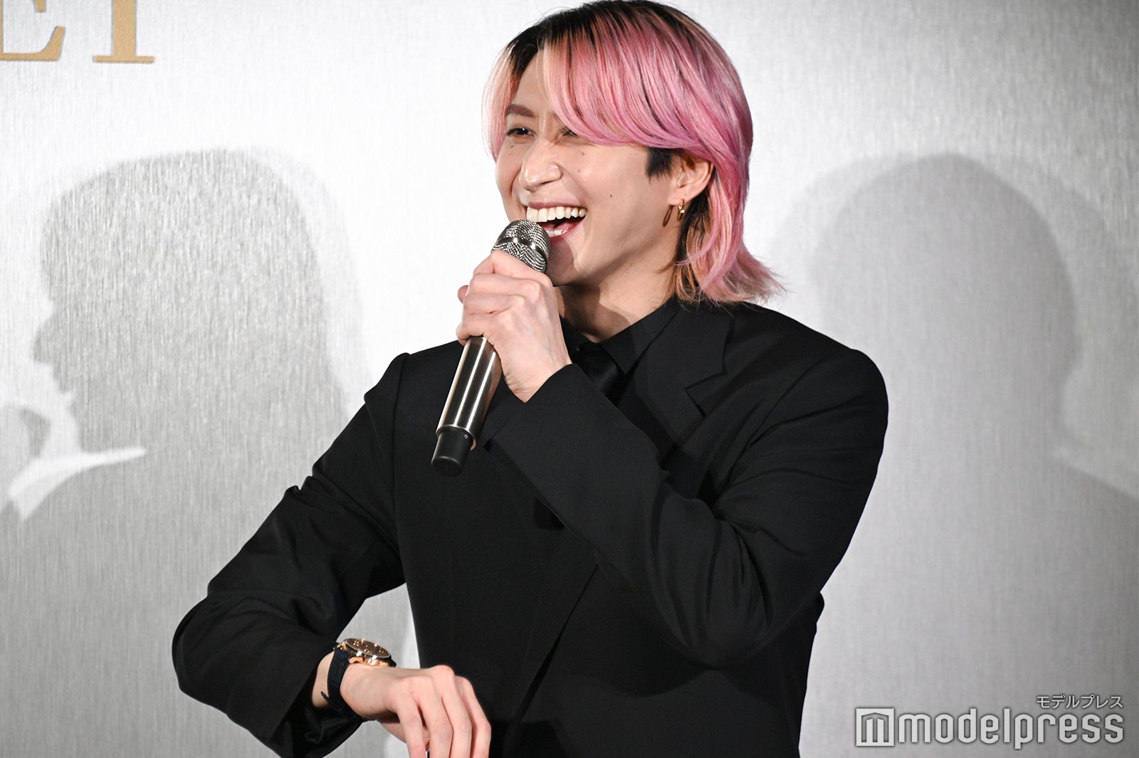 ブラックコーヒーを飲めるようになった佐久間大介（C）モデルプレス