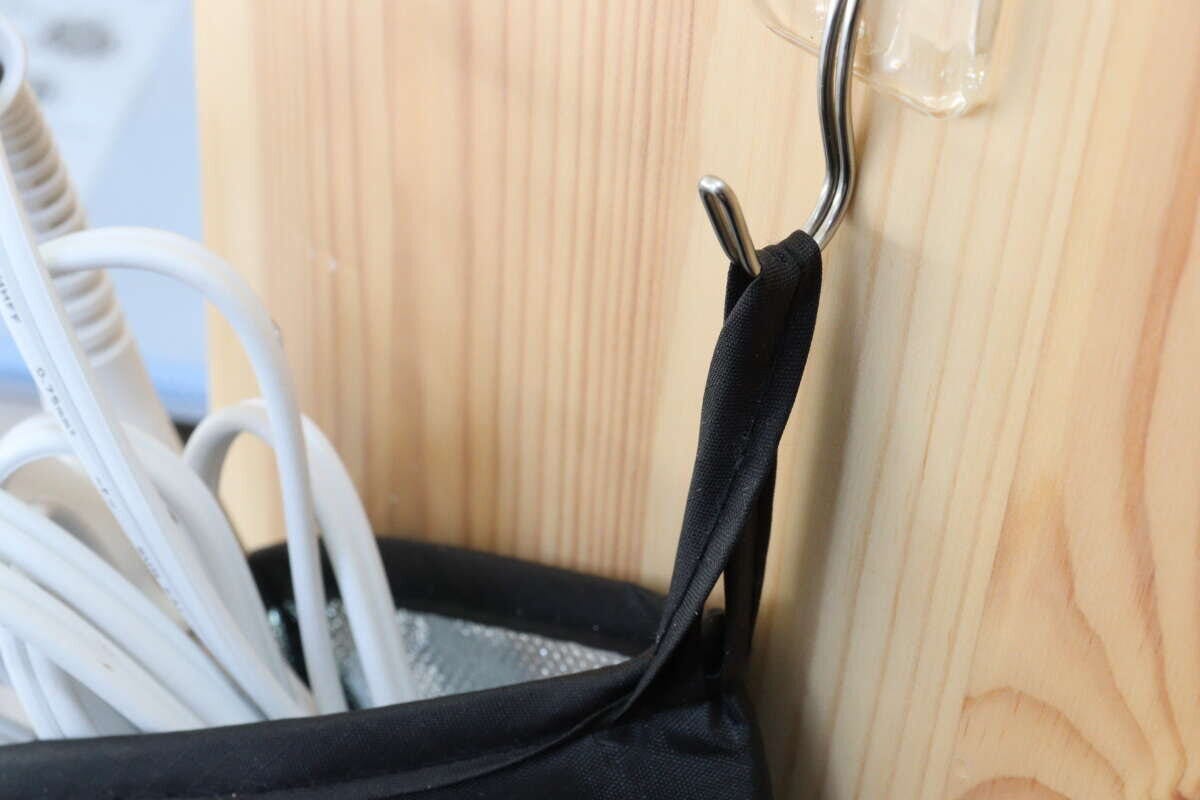 セリア　ヘアアイロンポーチ　吊るす