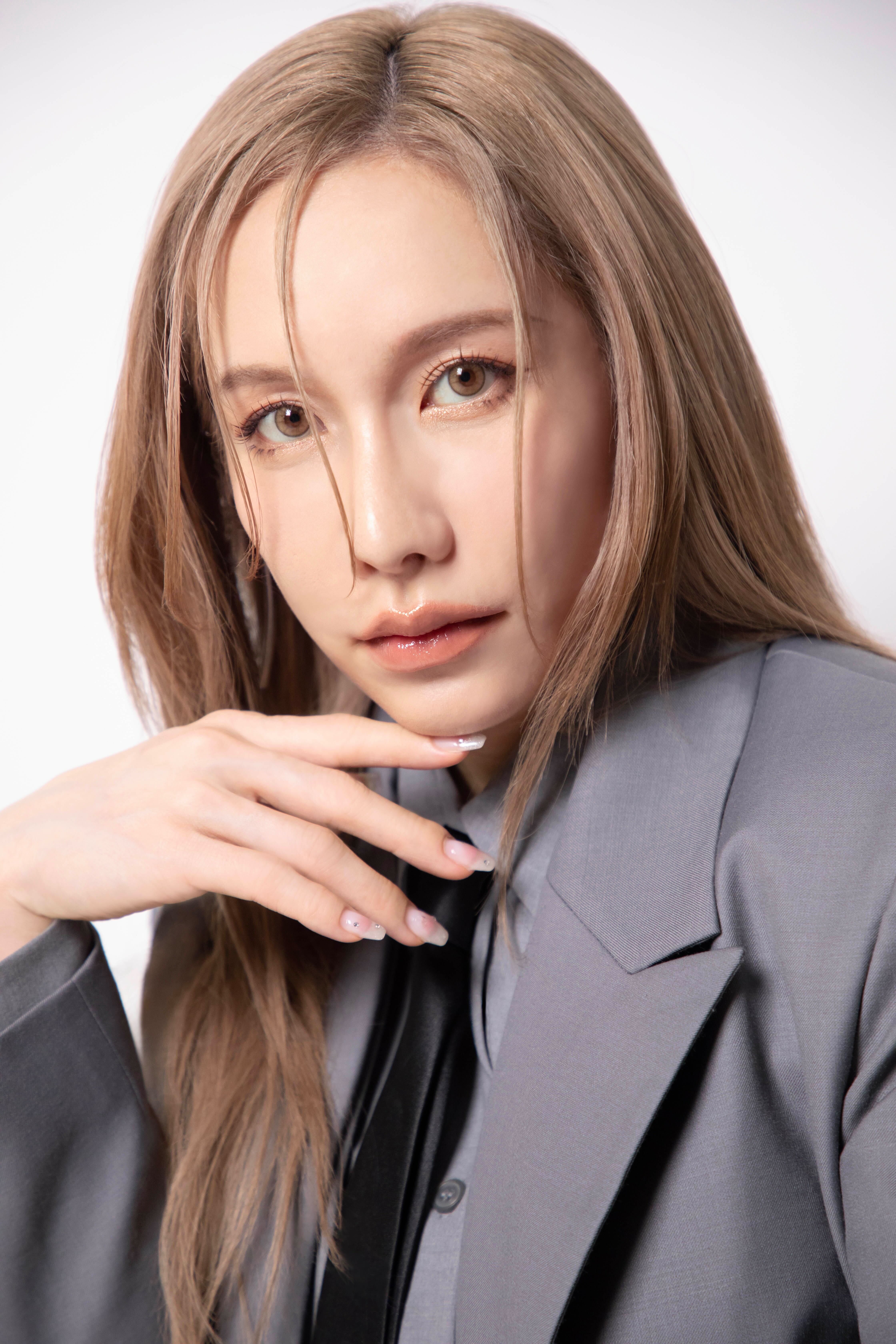 ヘラヘラ三銃士ありしゃん、双子出産＆初エッセイ決定をダブル発表 幼少期の極貧生活・母になった心境語る