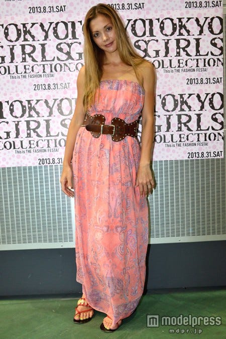 「第17回 東京ガールズコレクション 2013 AUTUMN/WINTER」に出演した土屋アンナ