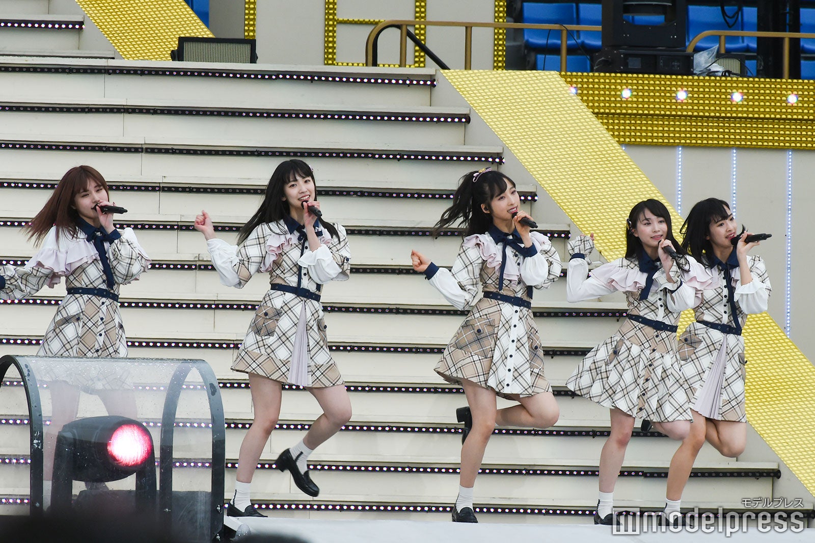 チーム8「AKB48グループ春のLIVEフェスin横浜スタジアム」（C）モデルプレス