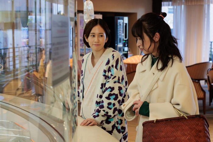 前田敦子、門脇麦「厨房のありす」第8話より(C)日本テレビ