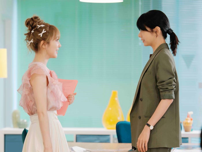 加藤史帆、森カンナ(C)「彩香ちゃんは弘子先輩に恋してる」製作委員会・MBS/第7話より