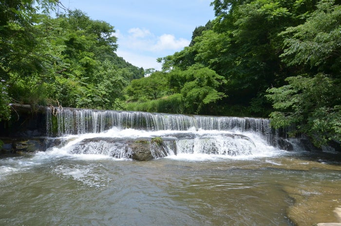 川幅いっぱいに流れ落ちる一の滝は小ナイアガラとも言われています／提供画像