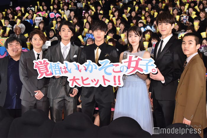 (左から)井口昇監督、小池徹平、伊藤健太郎、中川大志、唐田えりか、甲斐翔真、若林時英 (C)モデルプレス