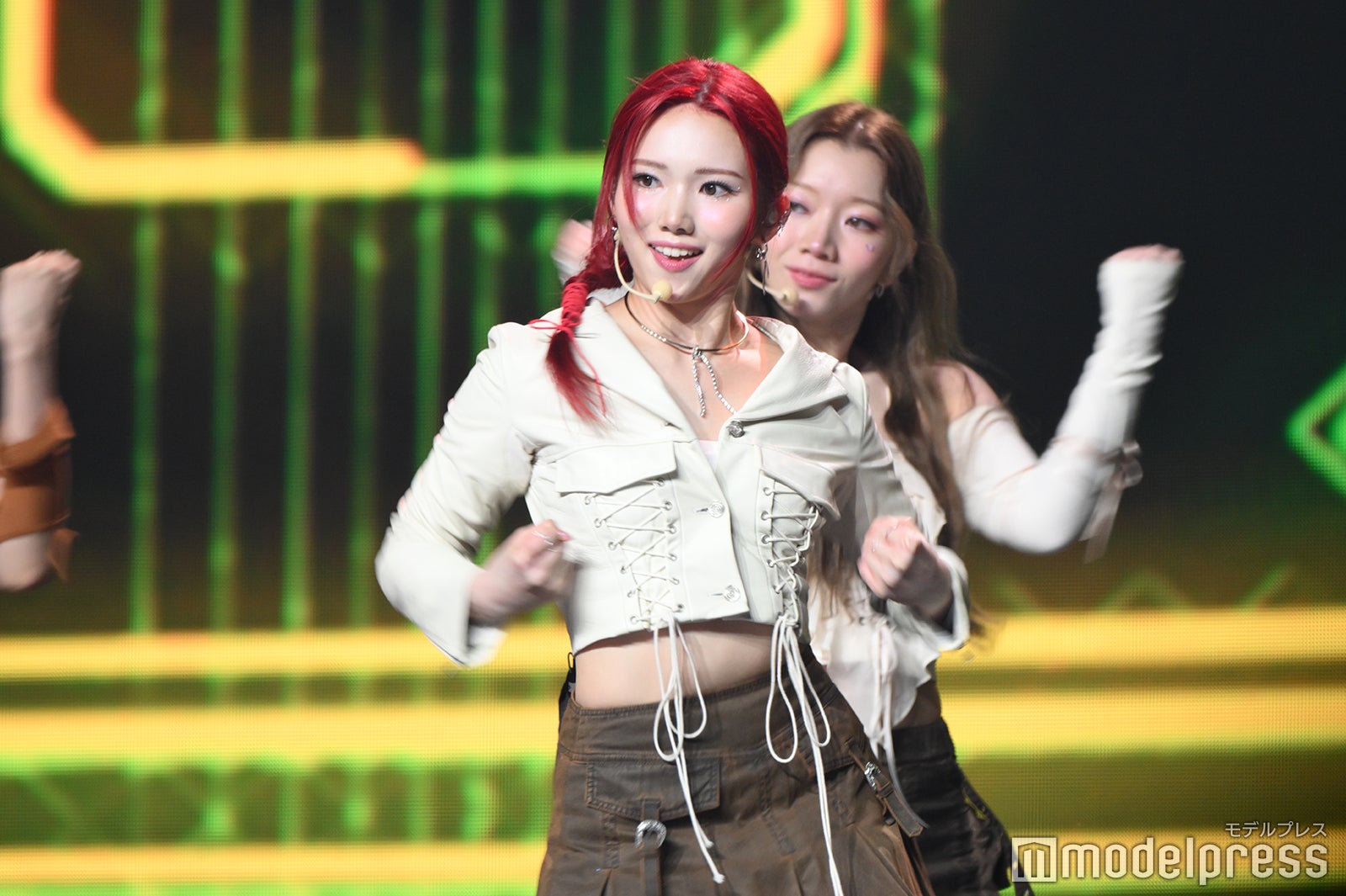 IS:SUE（C）モデルプレス