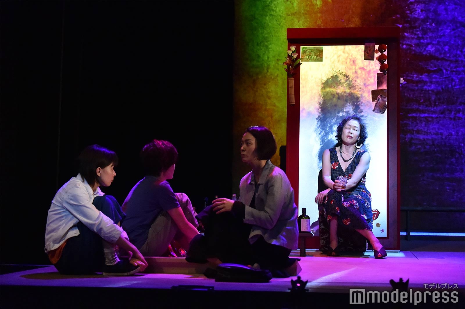 舞台の様子 （C）モデルプレス