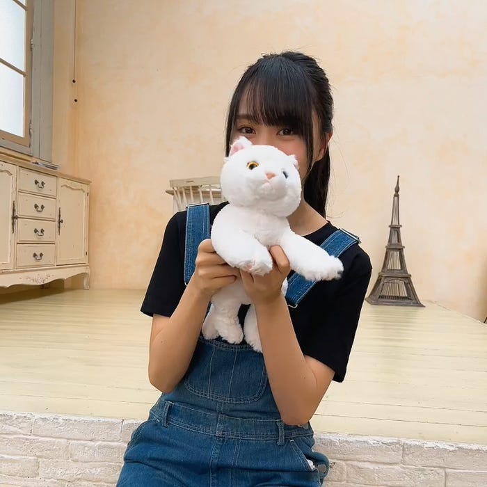 賀喜遥香/1st写真集「まっさら」公式Twitterより