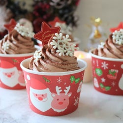 クリスマスにぴったり セリアのクリスマスカップでできる チョコレートカップケーキ モデルプレス