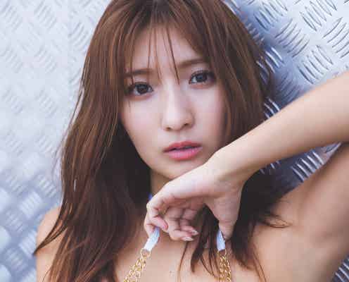 三田悠貴、ふんわり美バスト溢れる白ビキニ姿で魅了