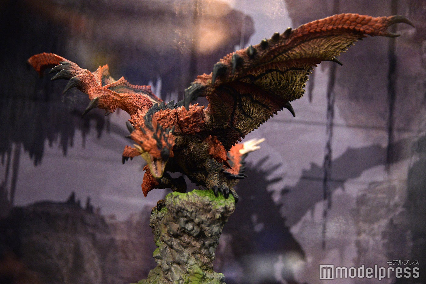 (C)モデルプレス