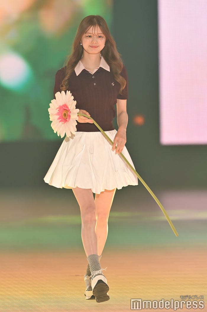 紺野彩夏(C)モデルプレス