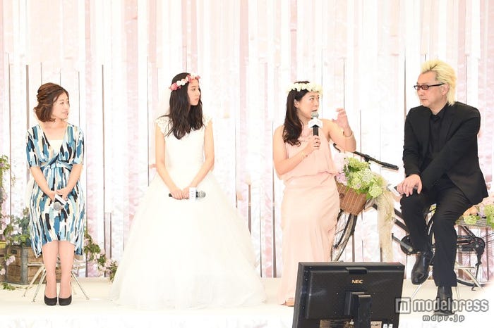 (左から)神本絵里氏、新木優子、椿鬼奴、箭内道彦氏