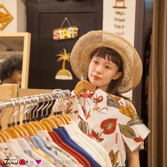 かりゆしウェアをチョイス(写真提供:MBS)