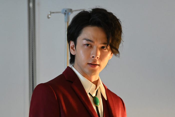 中村倫也/原作「美食探偵-明智五郎-」東村アキコ(集英社「ココハナ」連載)(C)東村アキコ/集英社