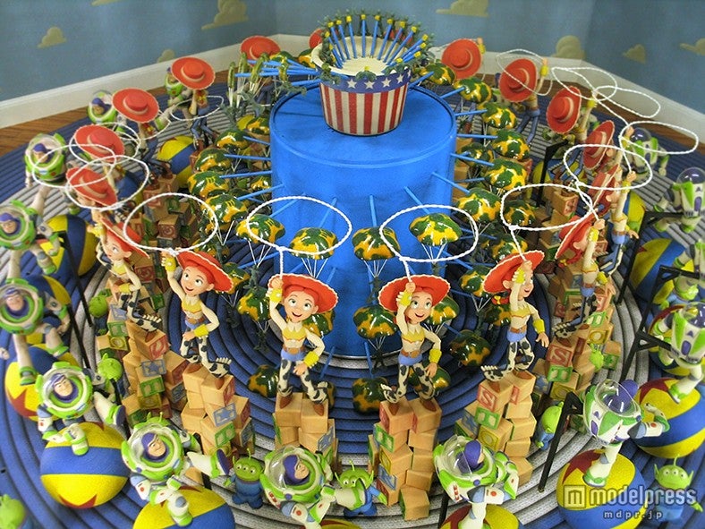 《トイ・ストーリー ゾートロープ》木、アルミニウム、真鍮、スチール、ガラス、プラスチック、石膏　2005年（C）Disney／Pixar