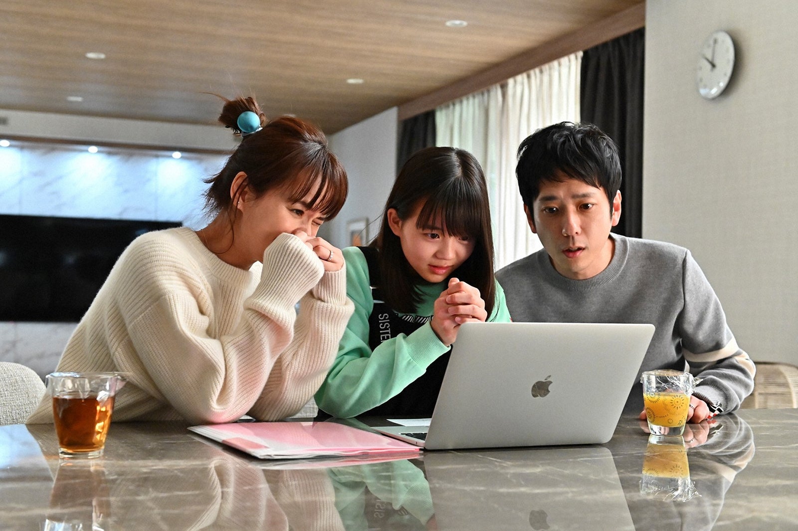 多部未華子、大島美優、二宮和也／「マイファミリー」第4話より（C）TBS