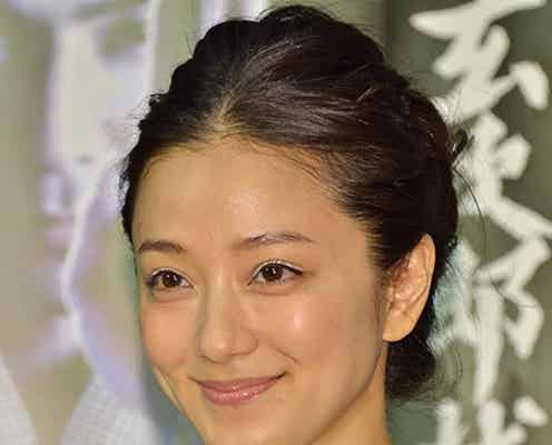 中越典子、結婚祝福に「仲良くやっています」幸せオーラ全開