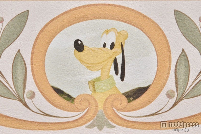 カピターノ・ミッキー・スーペリアルーム／ベッドサイドに描かれたプルート