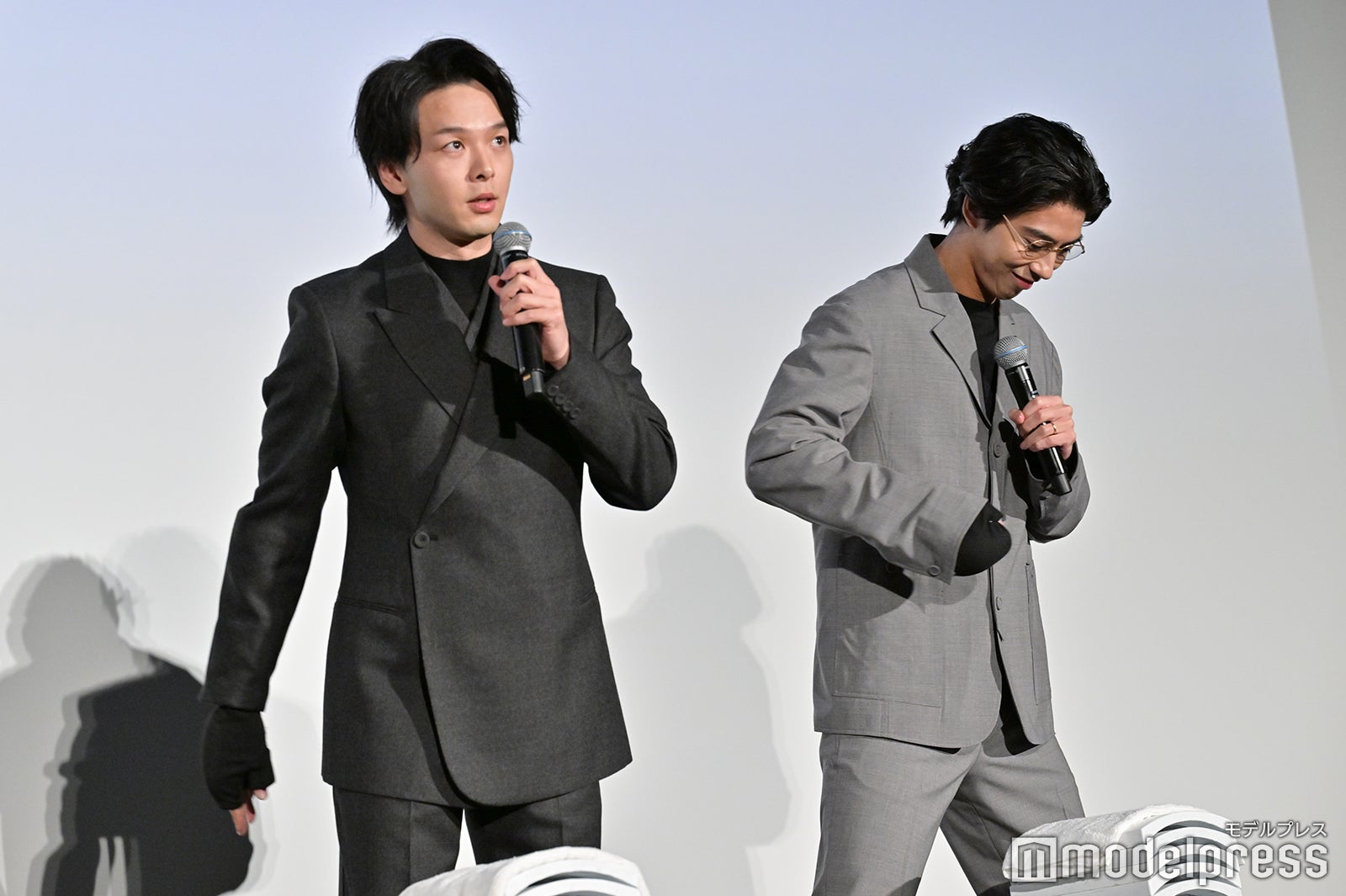 中村倫也、賀来賢人（C）モデルプレス